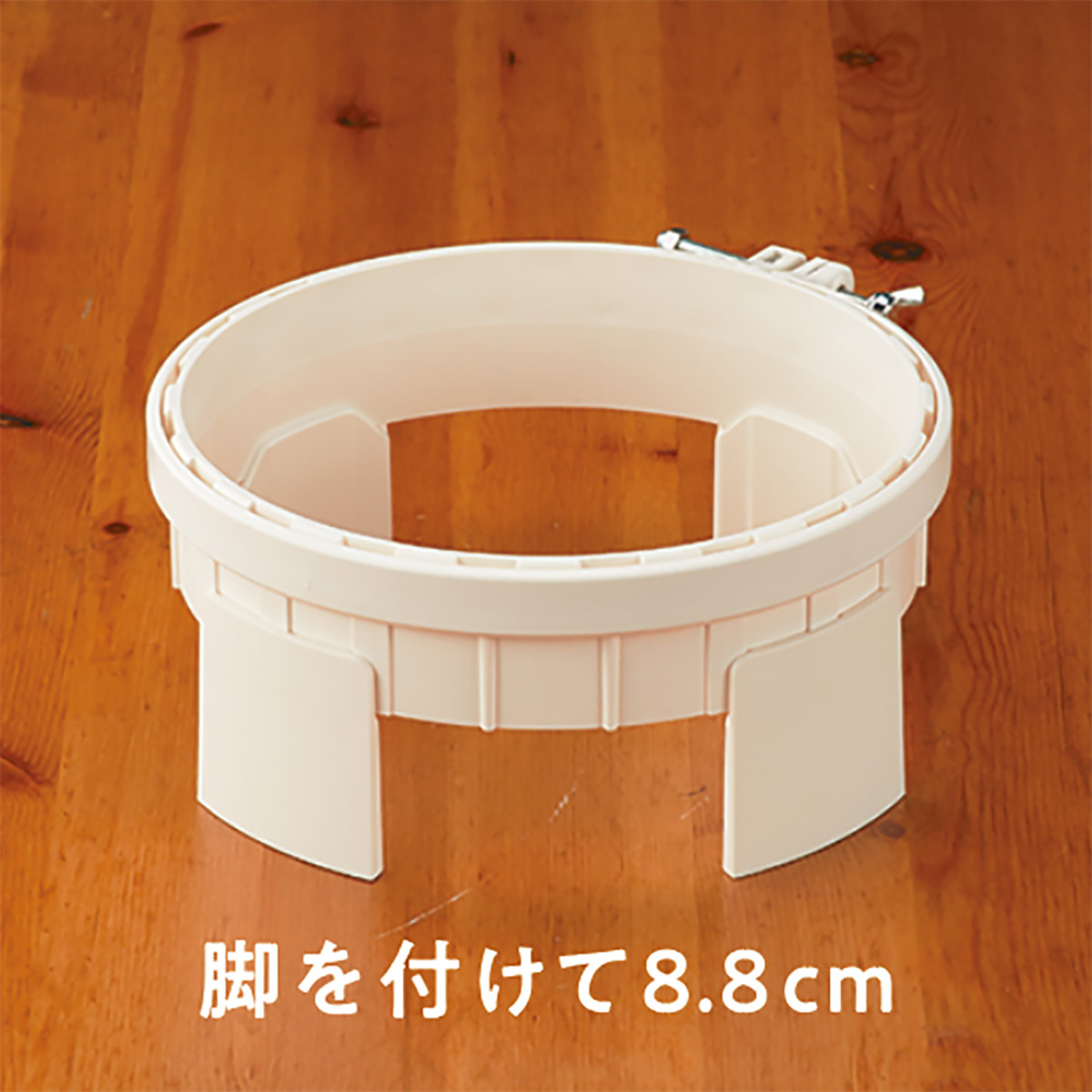 クロバー　パンチニードル用フープ　１８ｃｍ　５７－７７４