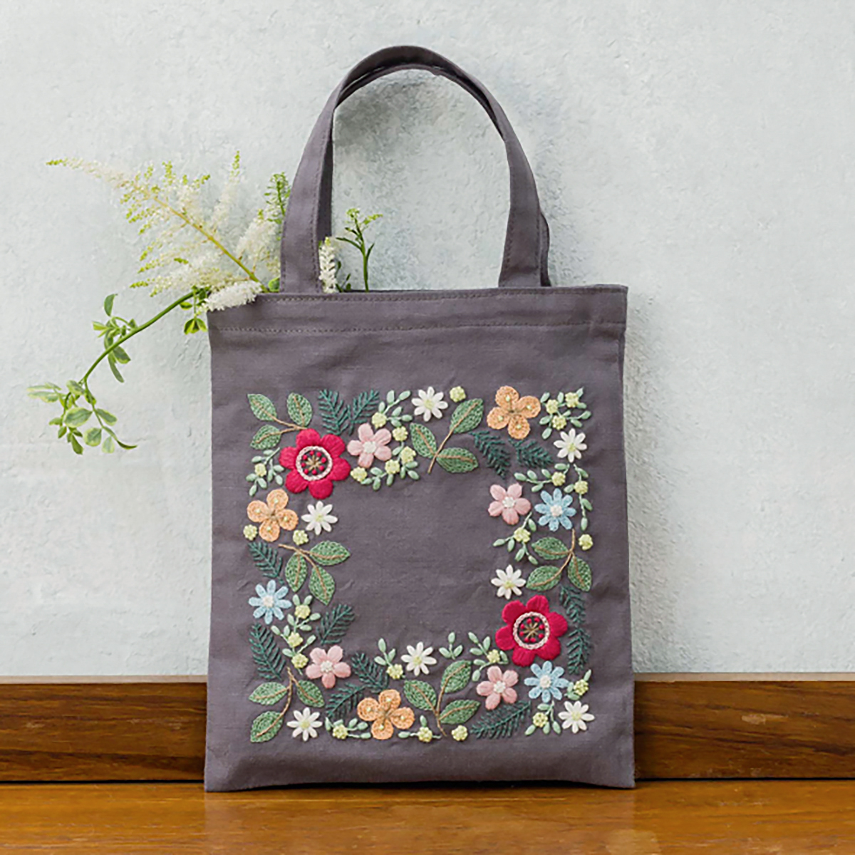 YULAのこころ躍る草花刺繍 夜の森パーティー ミニトートバッグ