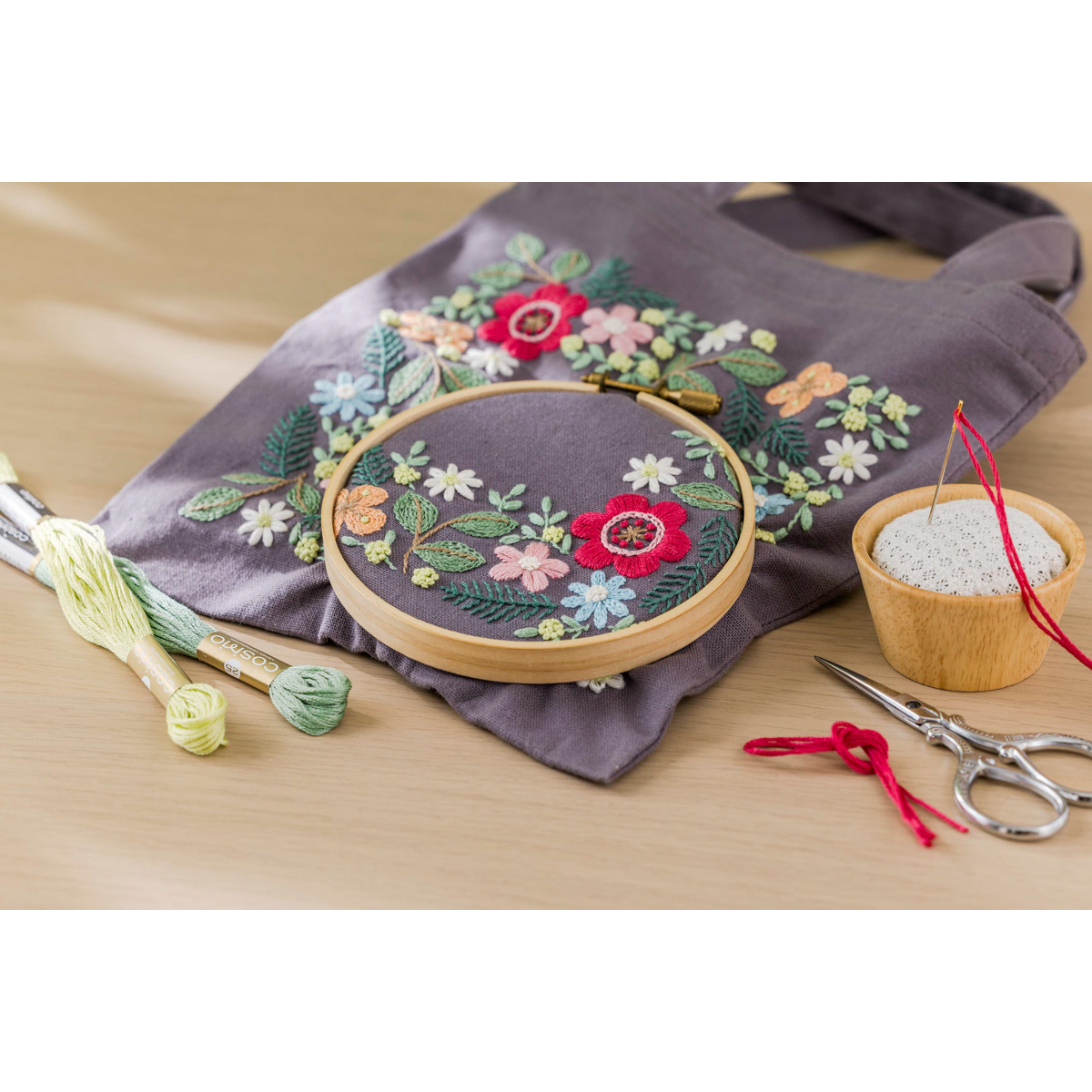 YULAのこころ躍る草花刺繍 夜の森パーティー ミニトートバッグ