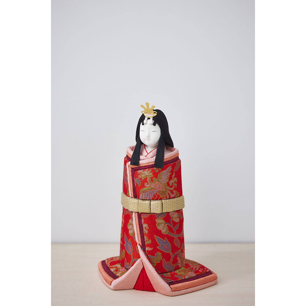 【真多呂人形】木目込人形「清香立雛」