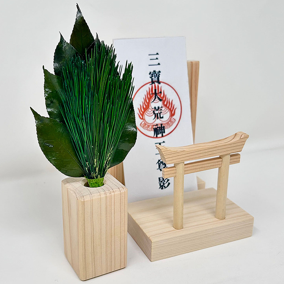 Ａ＆Ｋ　ミニＳ荒神松　鳥居付き神棚セット