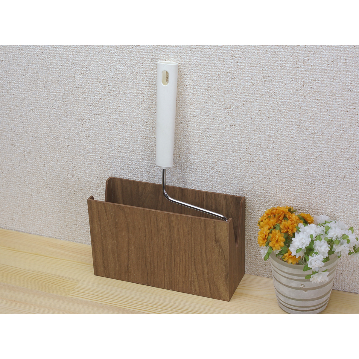 バスク　カーペットクリーナースタンド　ブラウン