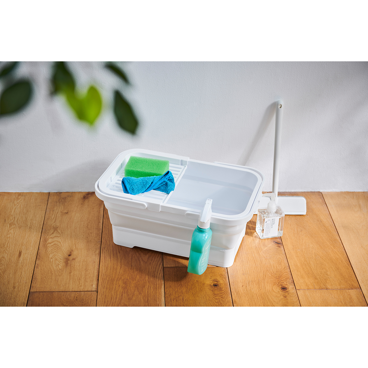 伊勢藤　おりたためるバスケット１５Ｌ　ちょい置きトレー付き　　ホワイト