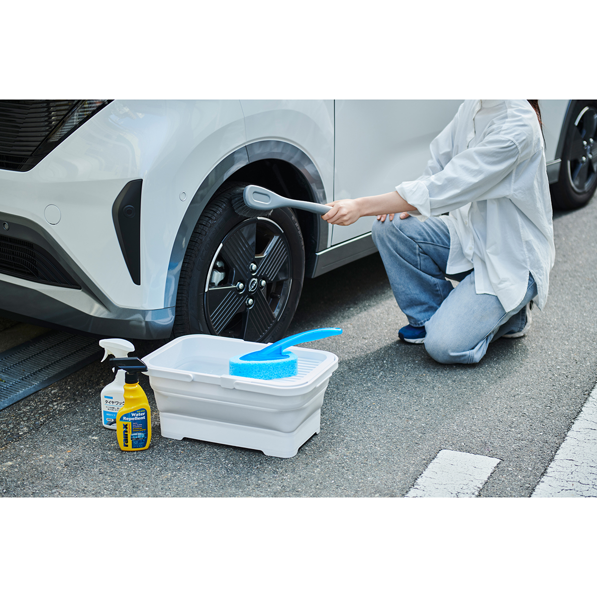 伊勢藤　おりたためるバスケット１５Ｌ　ちょい置きトレー付き　　ホワイト