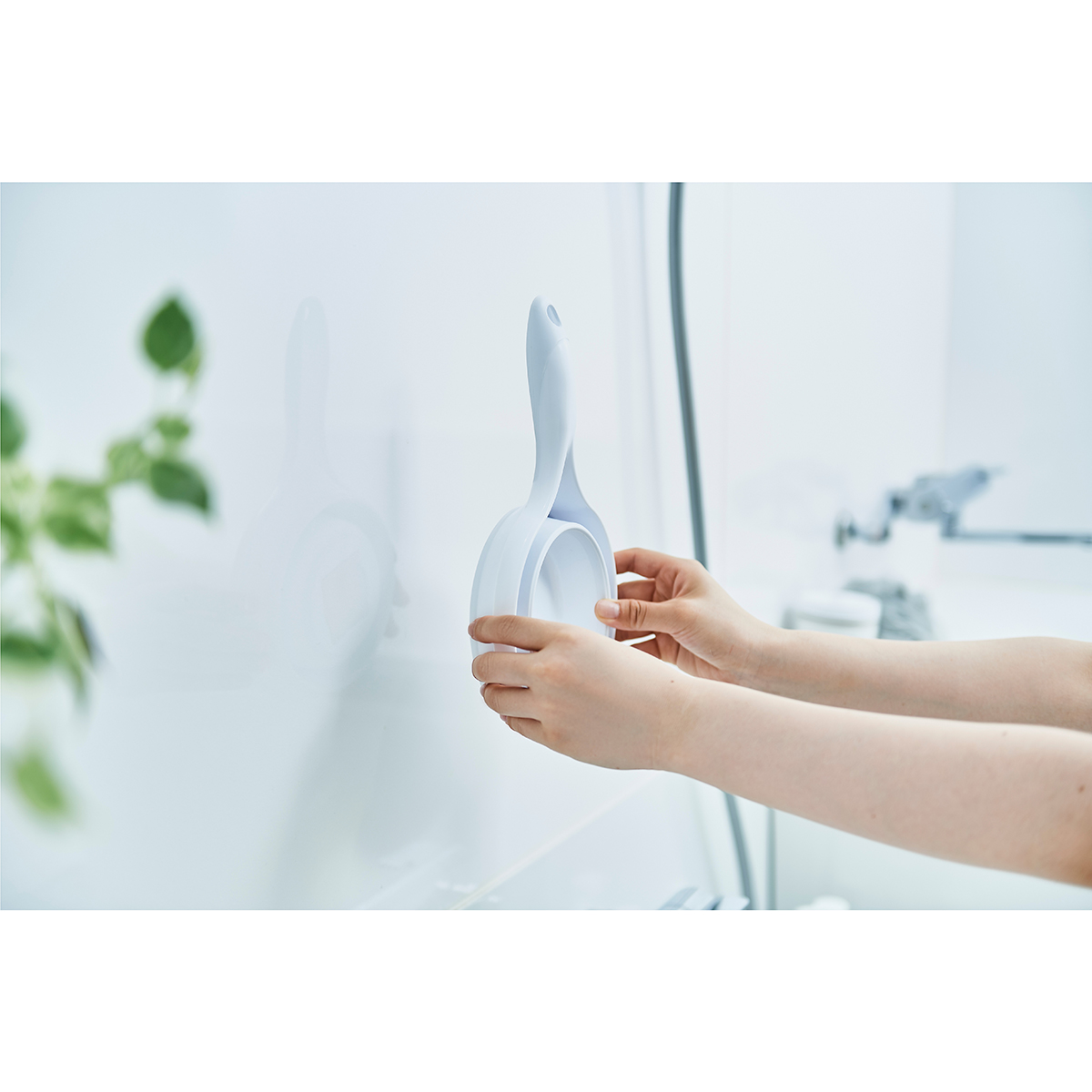 伊勢藤　おりたためる手おけ（マグネット付き）　　ホワイト