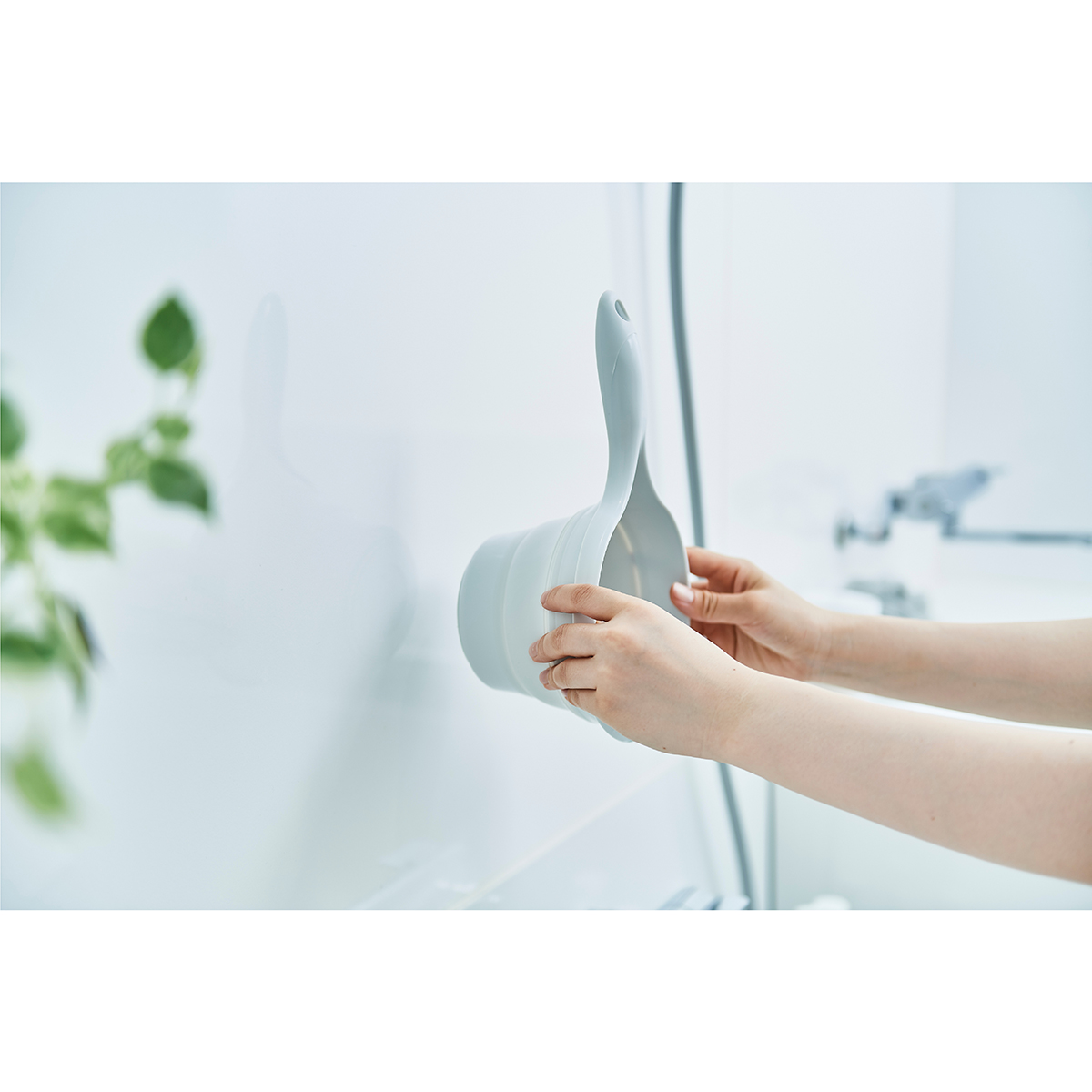 伊勢藤　おりたためる手おけ（マグネット付き）　　グレー