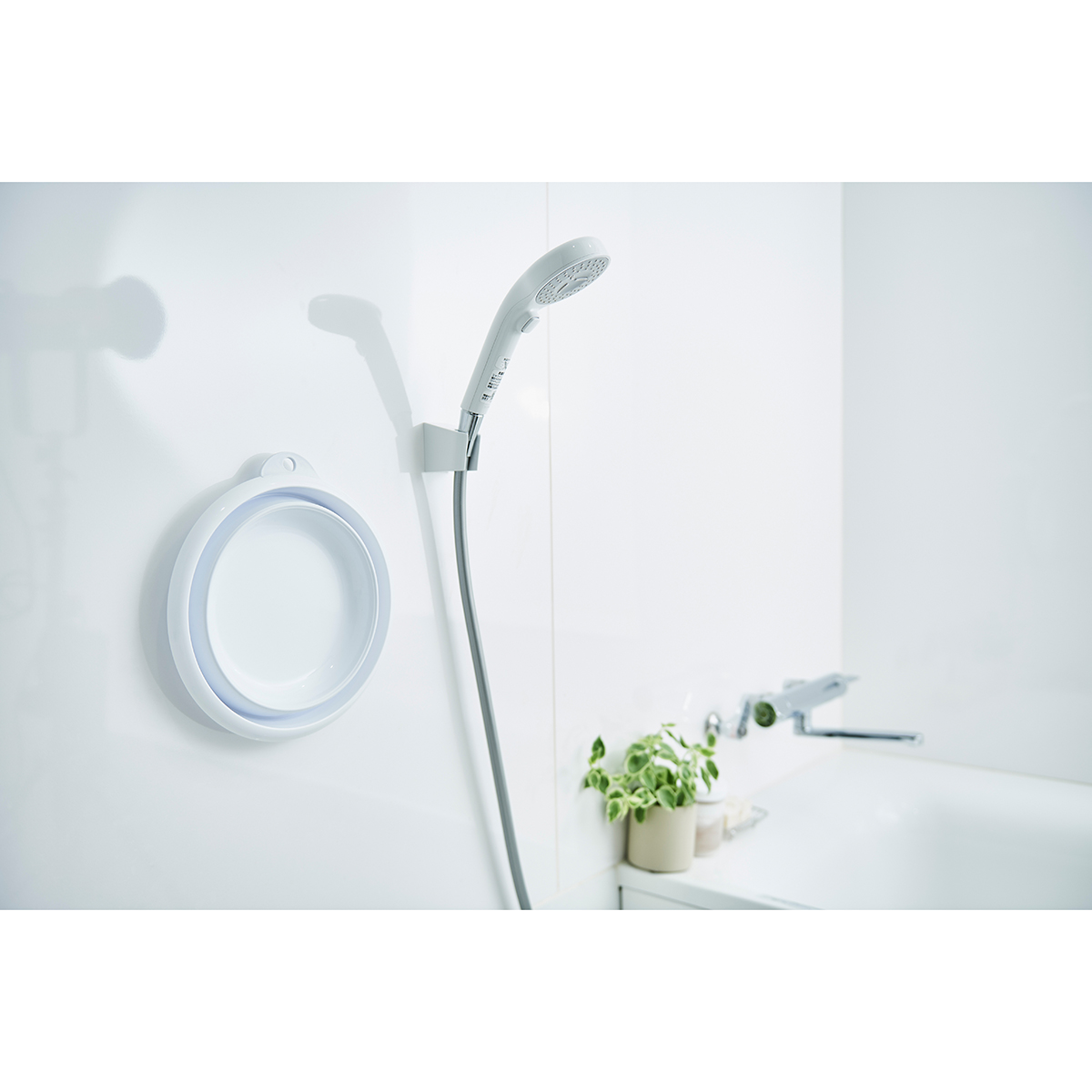 伊勢藤　おりたためる湯おけ（マグネット付き）　　ホワイト