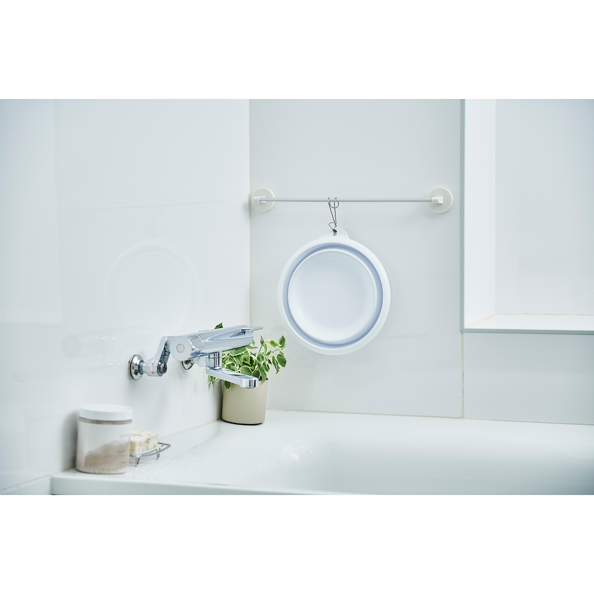 伊勢藤　おりたためる湯おけ（マグネット付き）　　ホワイト