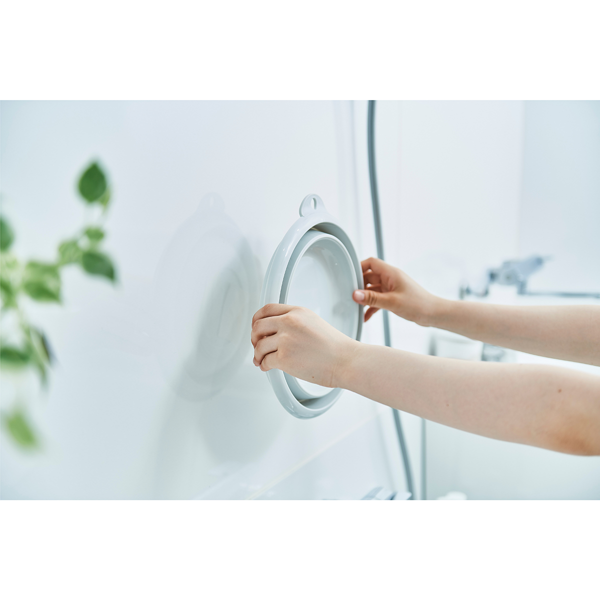 伊勢藤　おりたためる湯おけ（マグネット付き）　　グレー