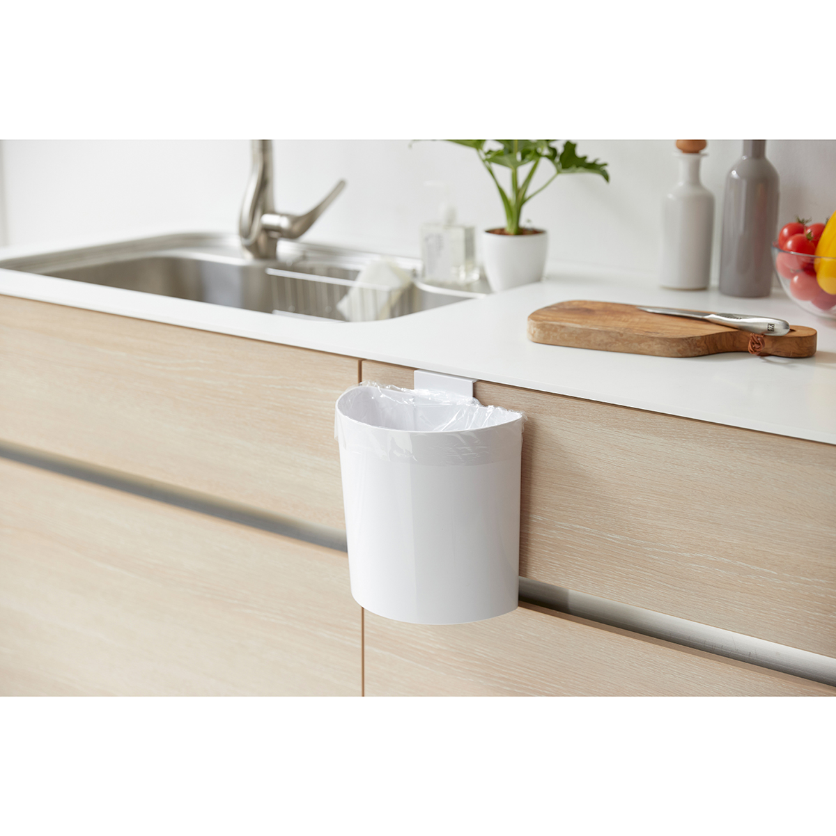 伊勢藤　メルナミニ　ホワイト