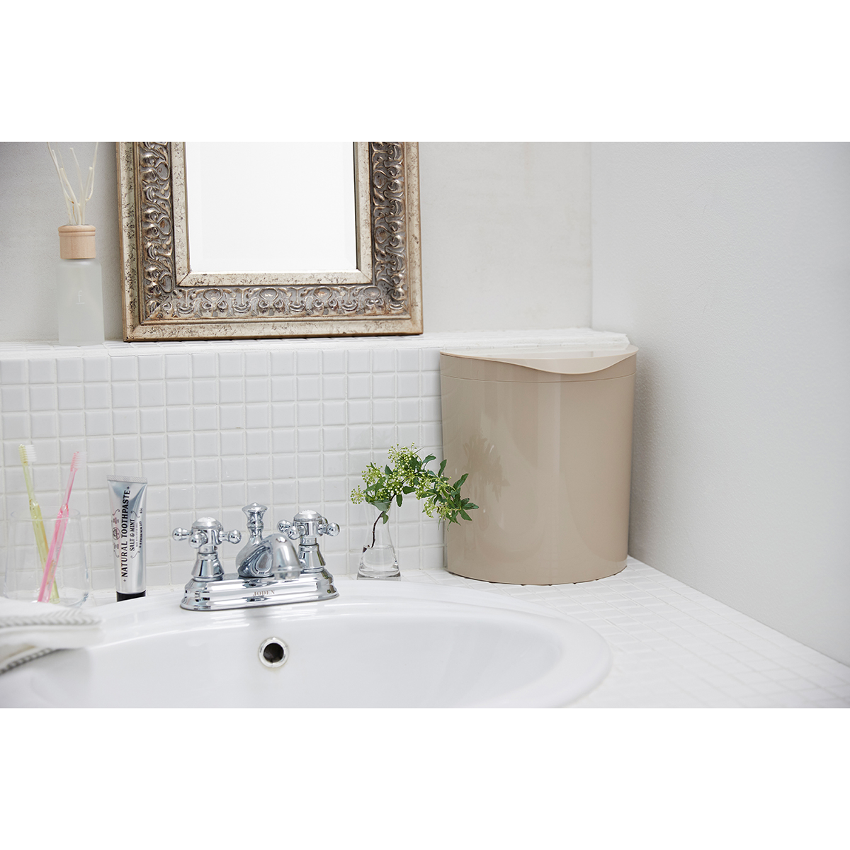 伊勢藤　メルナミニ　ベージュ