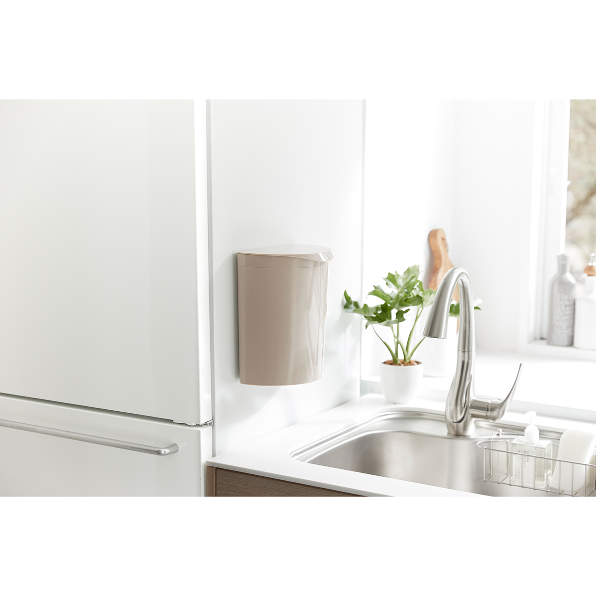 伊勢藤　メルナミニ　ベージュ