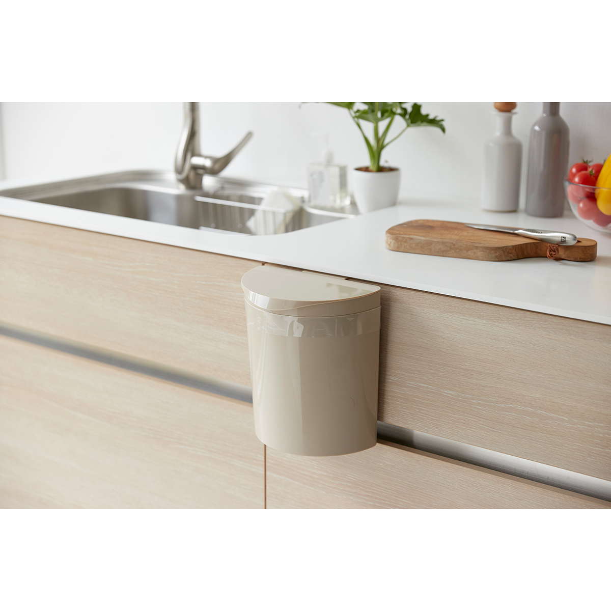 伊勢藤　メルナミニ　ベージュ