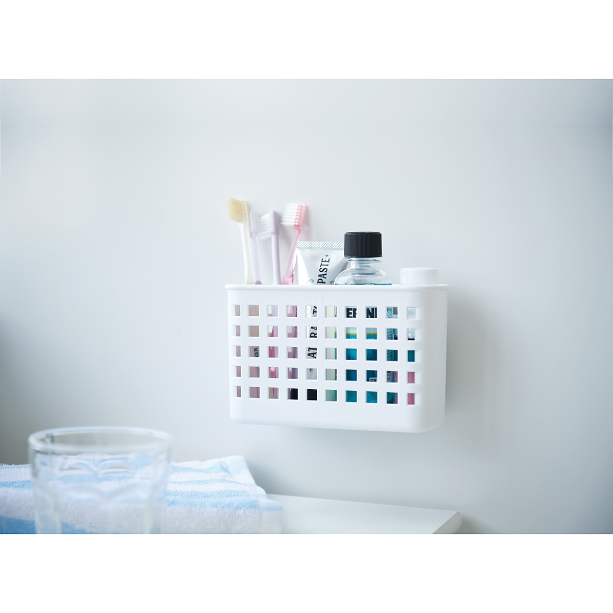 伊勢藤　マグケットＳ　ホワイト