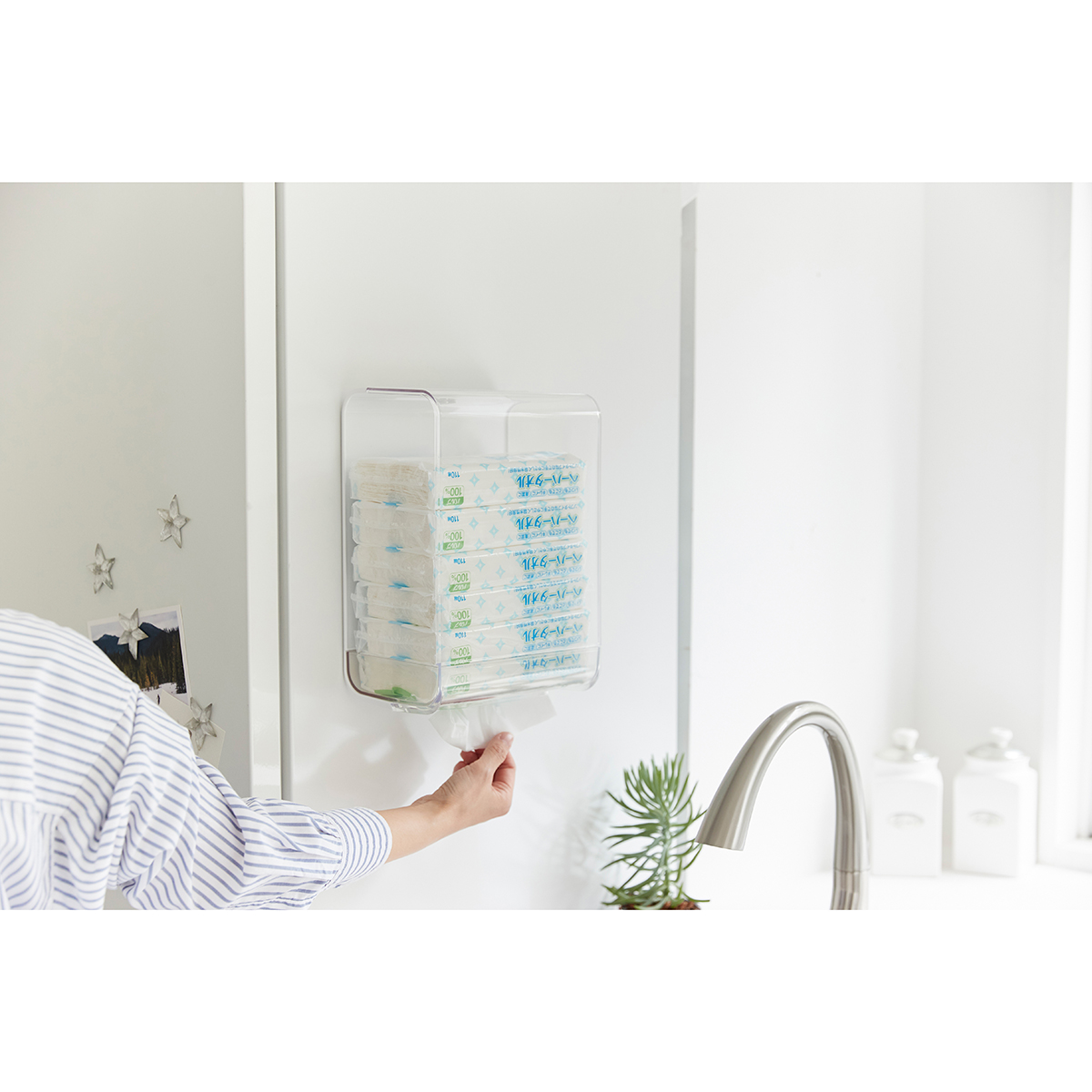 伊勢藤　タオルホルダー　クリア