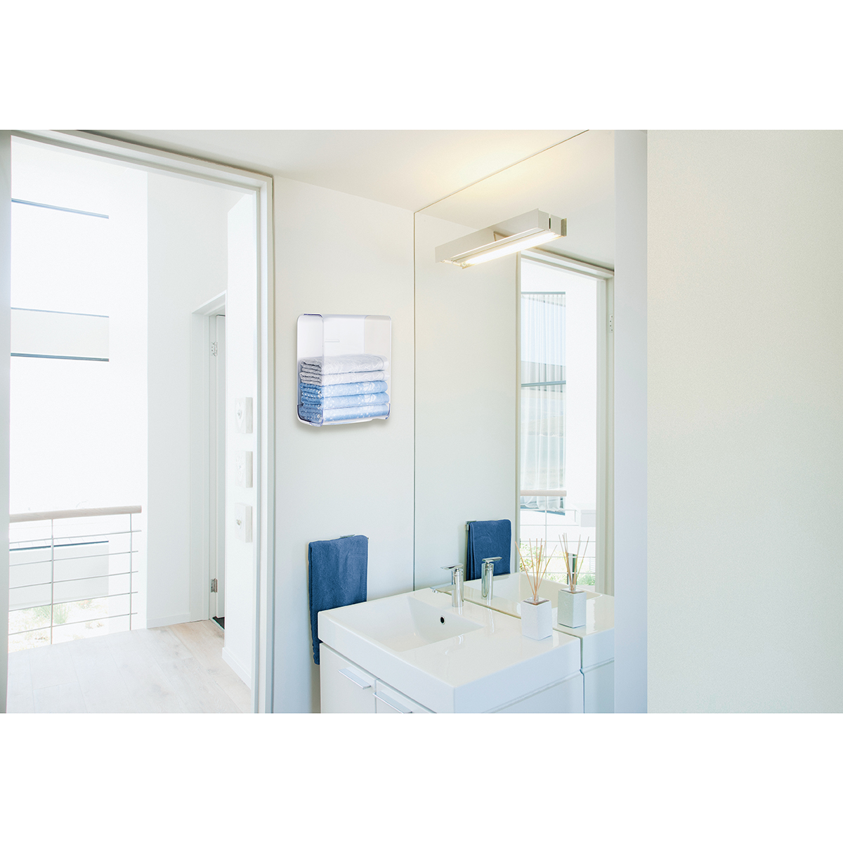 伊勢藤　タオルホルダー　クリア