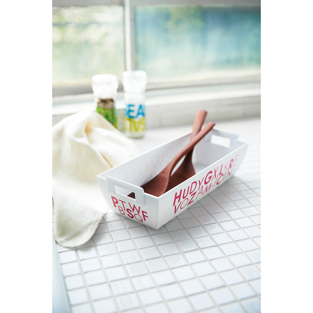 伊勢藤　クラスケット　ｗｉｔｈ　ｌｅｔｔｅｒｓ　　Ｓ　ピンク