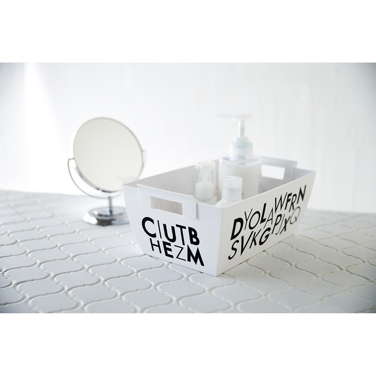 伊勢藤　クラスケット　ｗｉｔｈ　ｌｅｔｔｅｒｓ　　Ｌ　ブラック