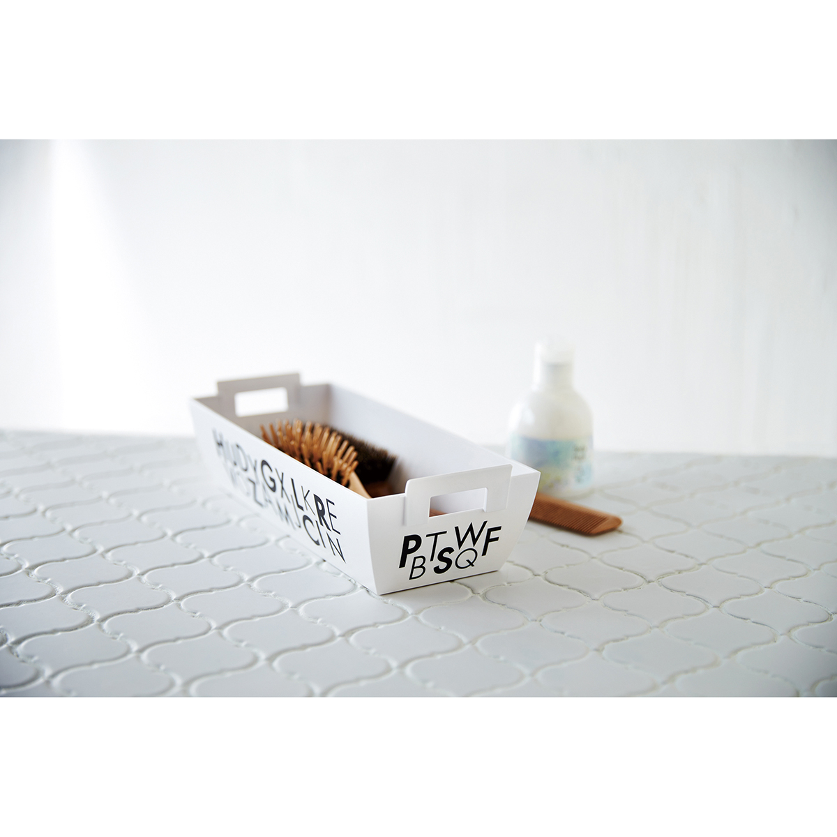 伊勢藤　クラスケット　ｗｉｔｈ　ｌｅｔｔｅｒｓ　　Ｓ　ブラック