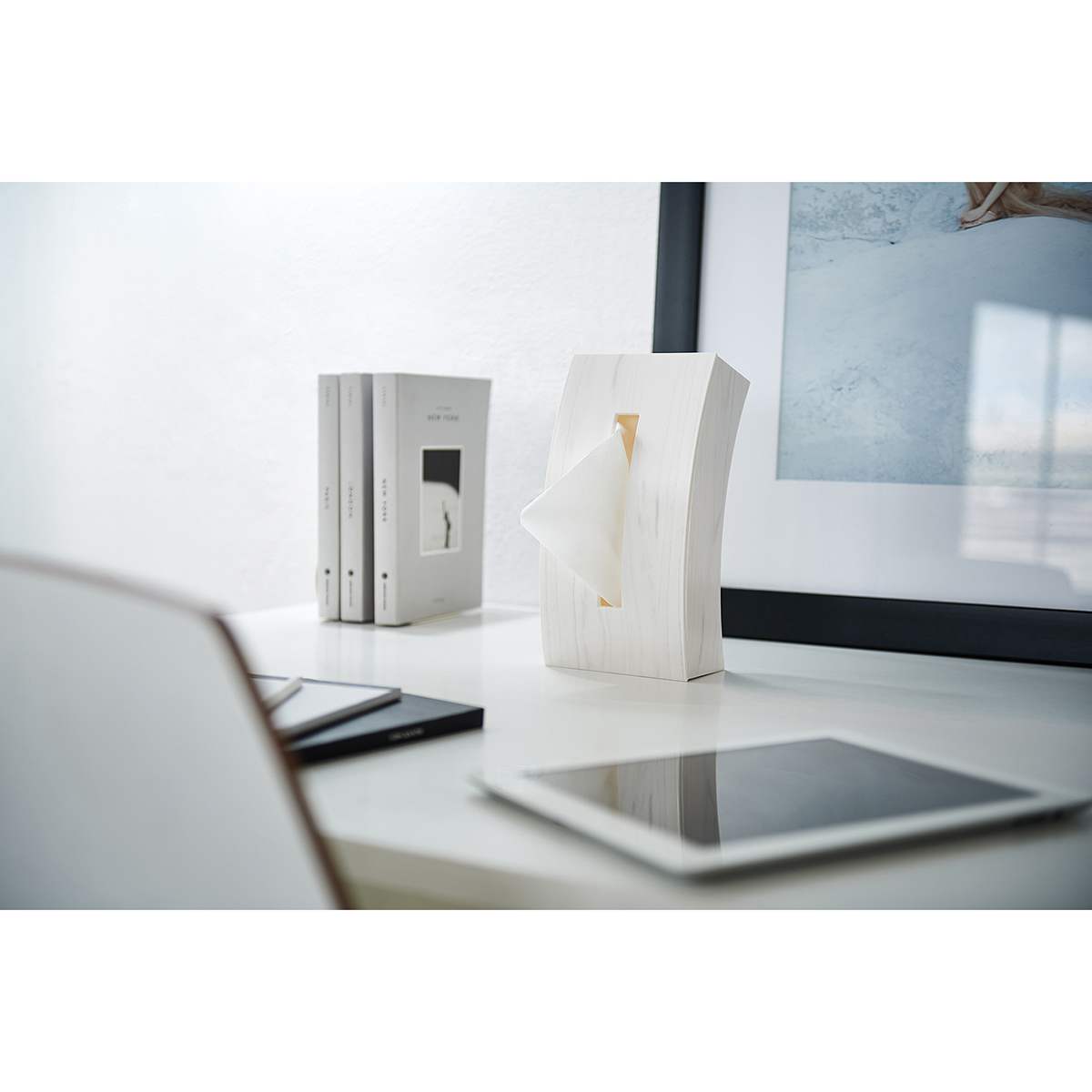 伊勢藤　ティッシュケースＢｏｗ　ウッディホワイト