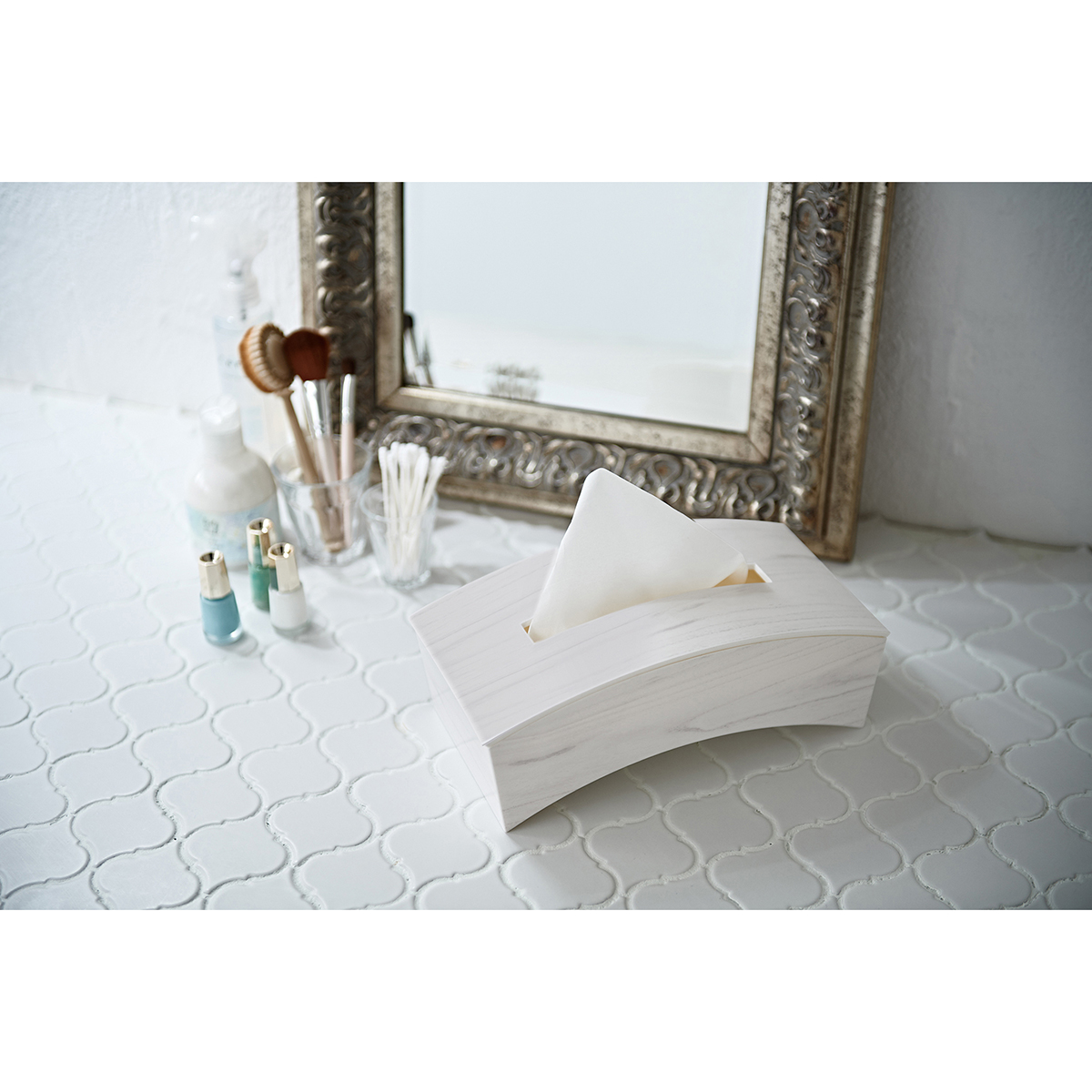 伊勢藤　ティッシュケースＢｏｗ　ウッディホワイト