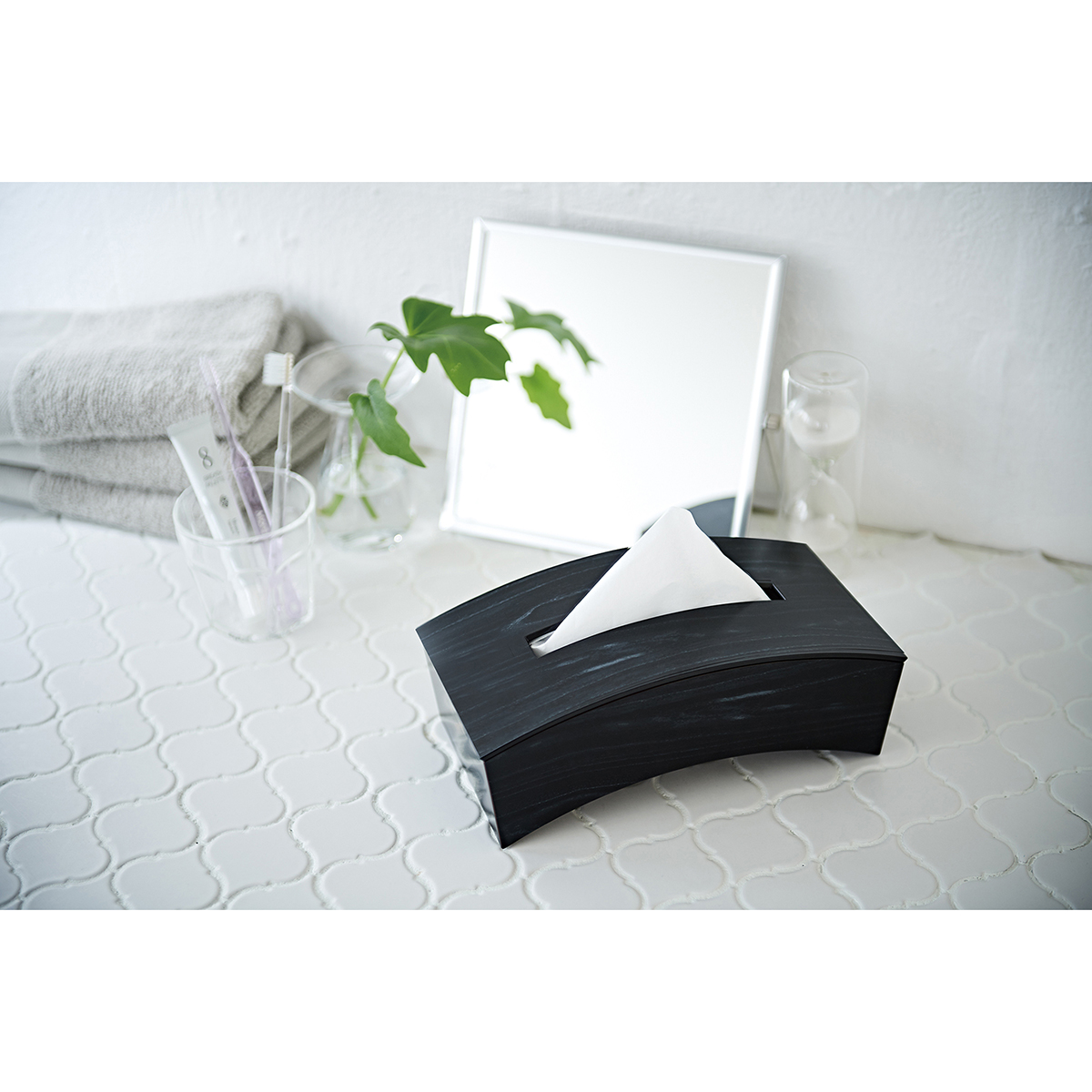 伊勢藤　ティッシュケースＢｏｗ　ウッディブラック