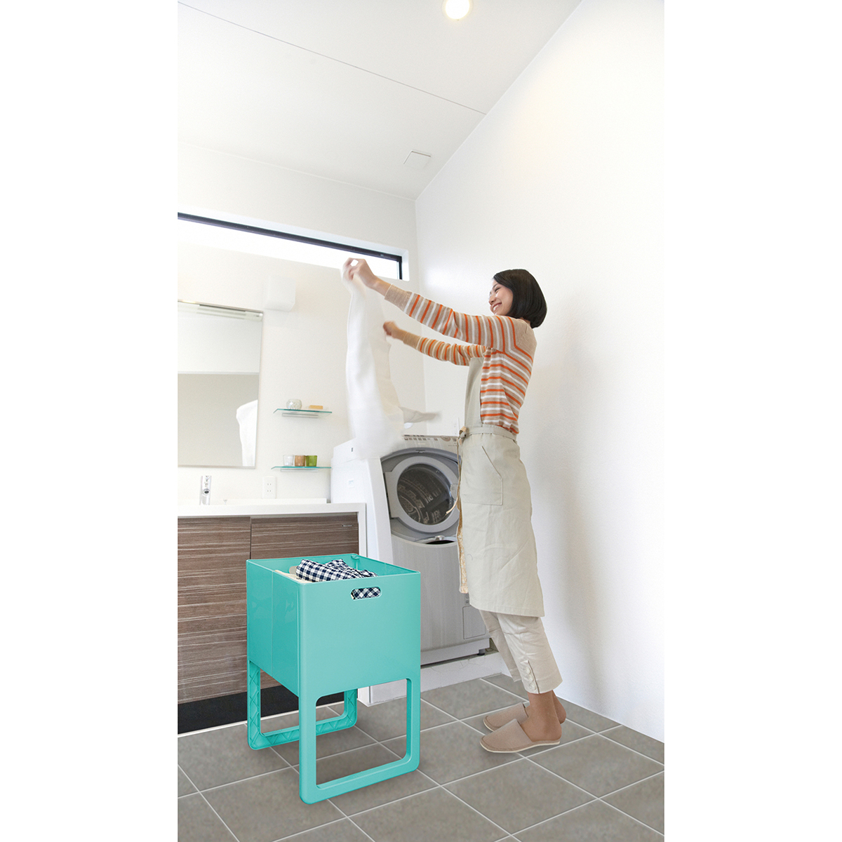 伊勢藤　折りたたみ＆脚付きバスケット　ＡＣＯＴ（アコット）　グリーン