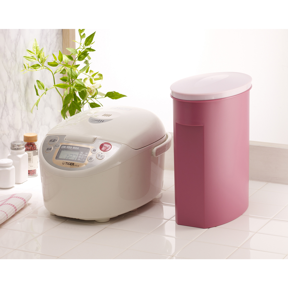 伊勢藤　お米袋そのまま保存ケース　５ｋｇ　ピンク