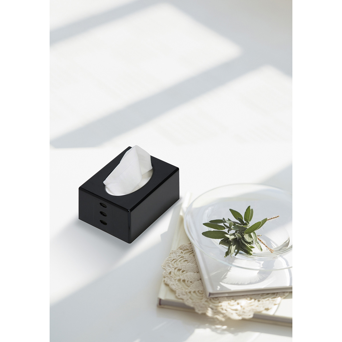 伊勢藤　ポケットティッシュケース　ブラック