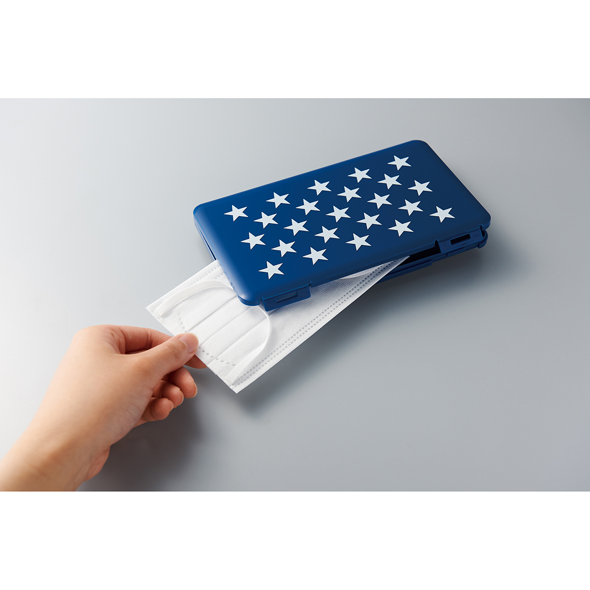 伊勢藤　マスクケース　ｗｉｔｈ　ｓｔａｒｓ　ネイビー