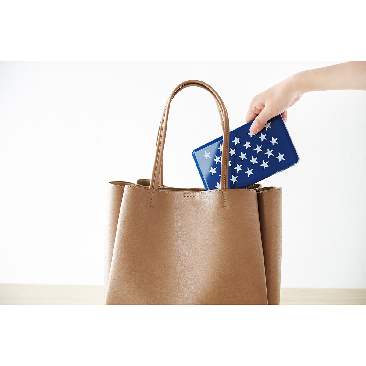 伊勢藤　マスクケース　ｗｉｔｈ　ｓｔａｒｓ　ネイビー