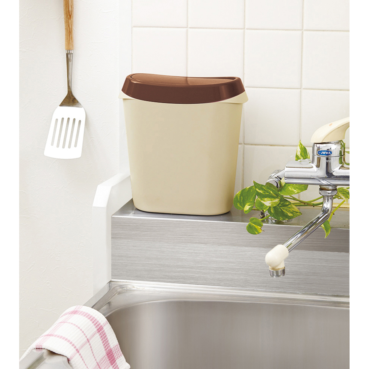 伊勢藤　Ｐｅｎｄｅｌ（ペンデル）　ベージュ