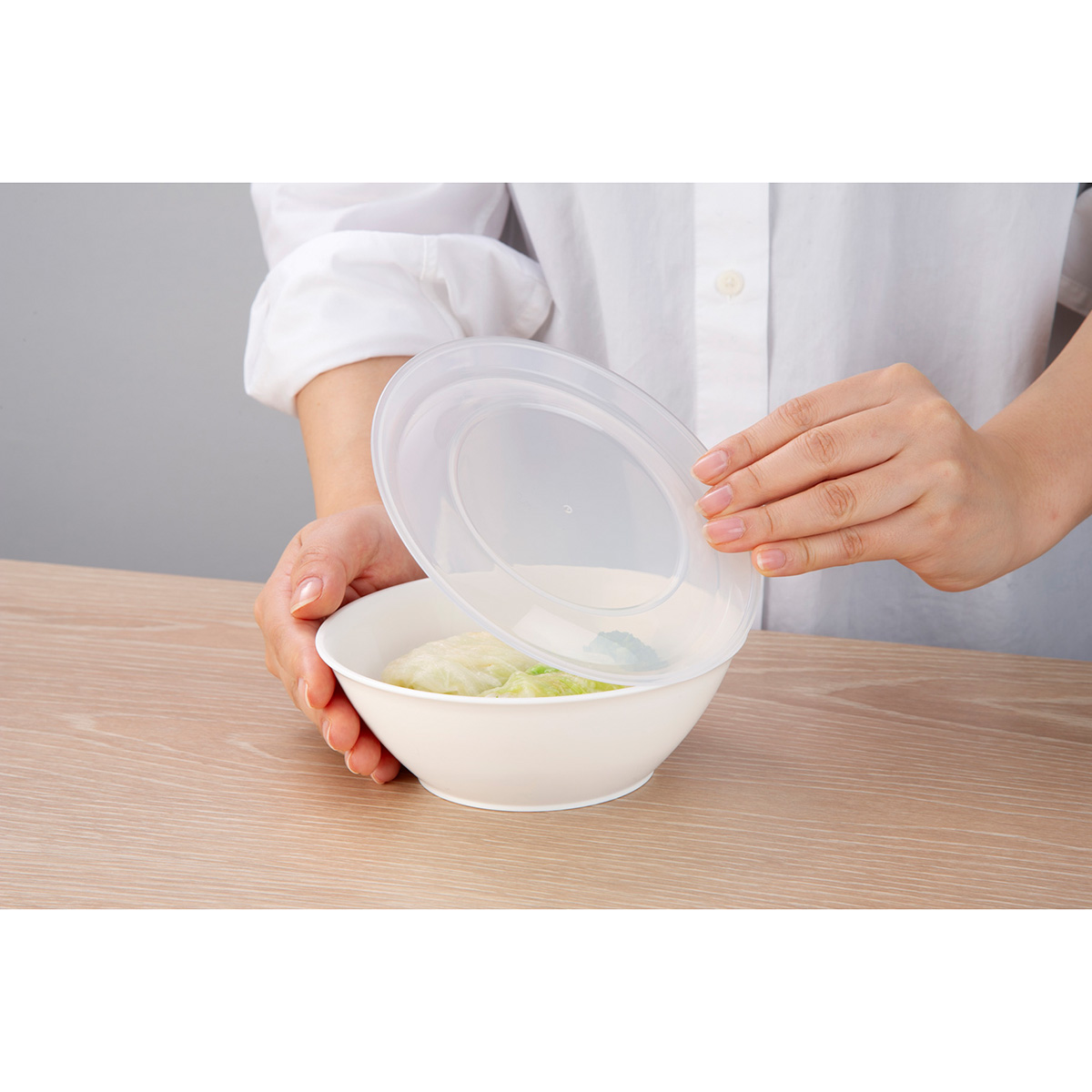 そのまま食卓に出せる保存容器 L ホワイト | かぜとゆきオンラインショップ