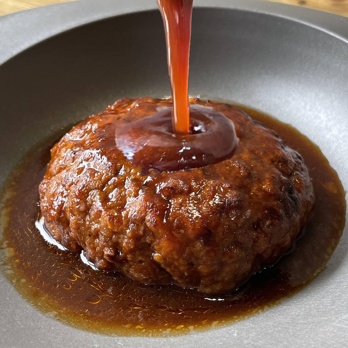 【直送】【冷凍】肉汁あふれるデミグラスソースハンバーグ 6p入り