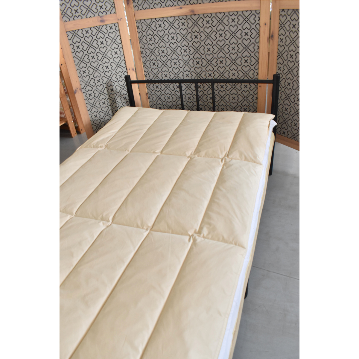 羽毛のフェザー敷パッド