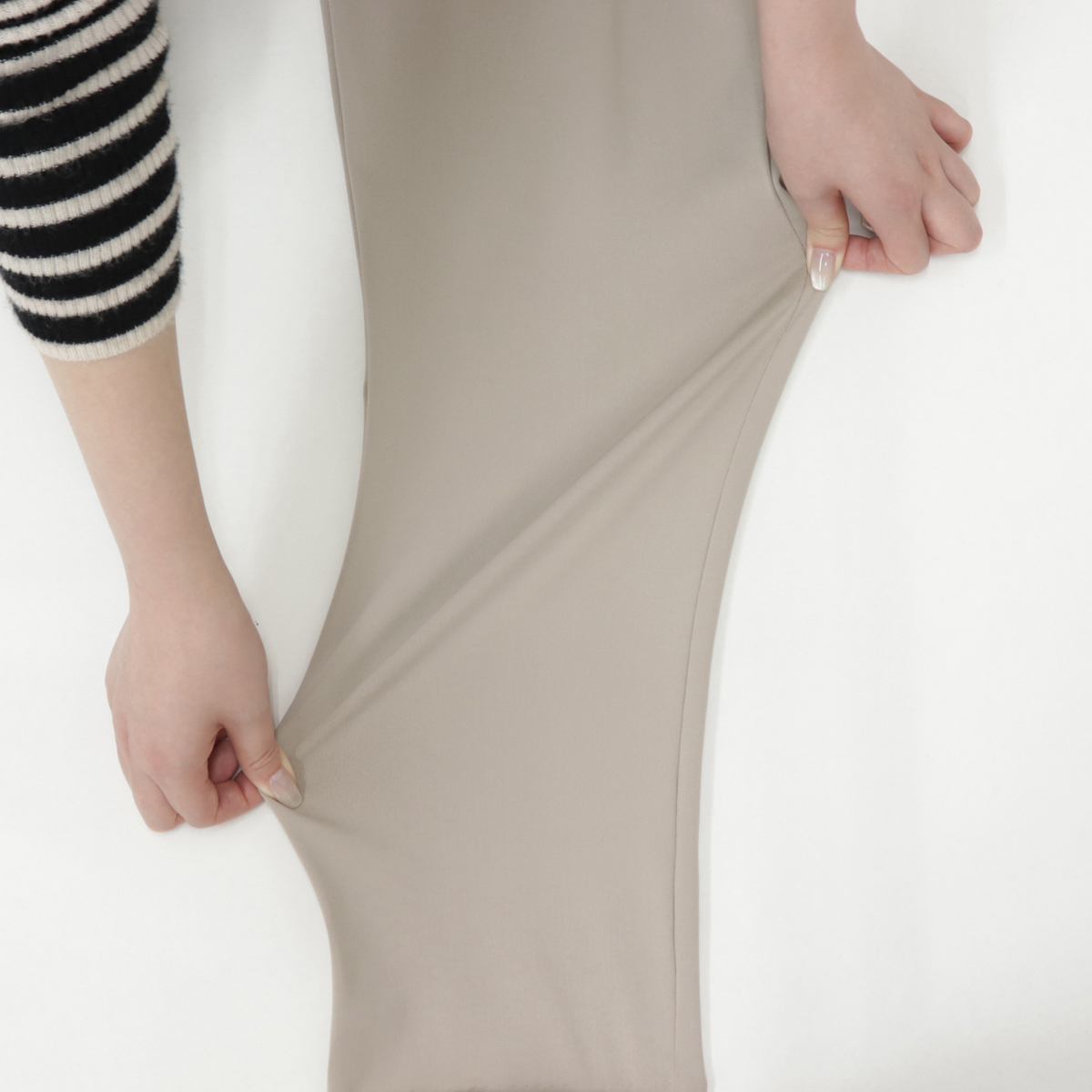 さらば、しめつけ！　綿混ハイテンション美脚パンツ