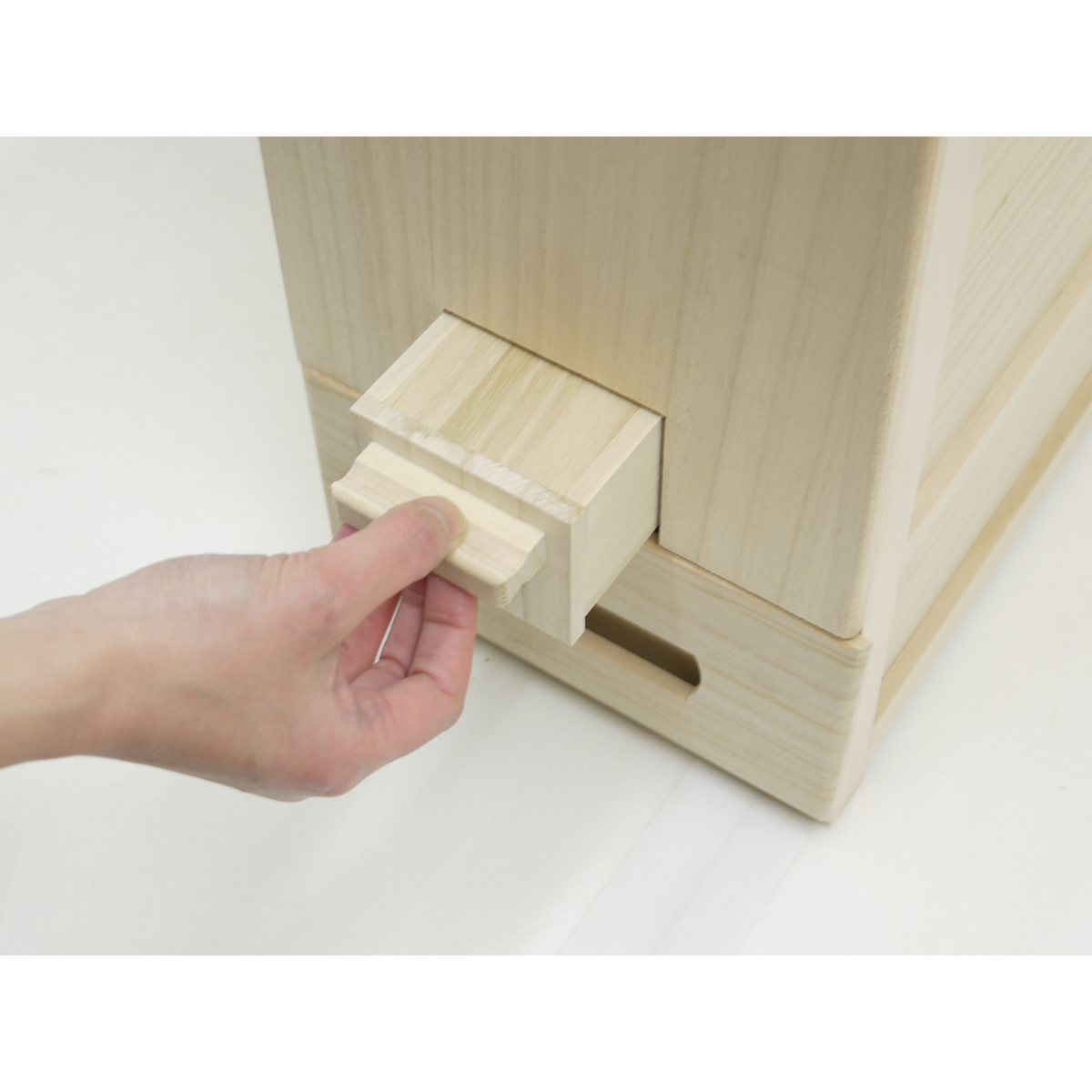 竹本木箱店　総桐計量米びつ　米蔵　30kg用