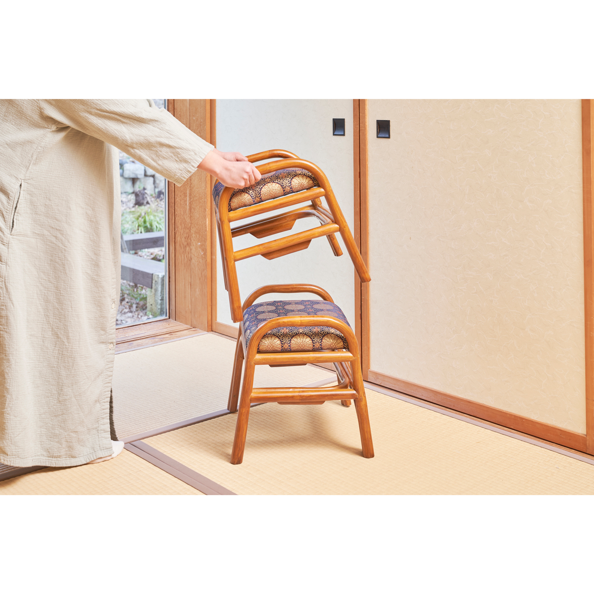 お仏前用ラタンスツール