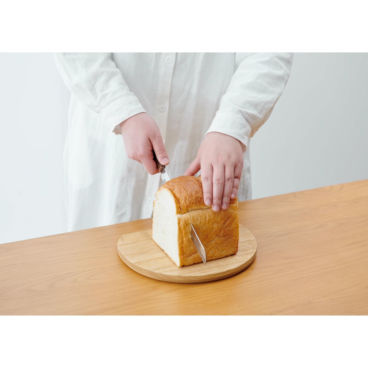 オスマック kirisai 桐のカッティングプレート丸