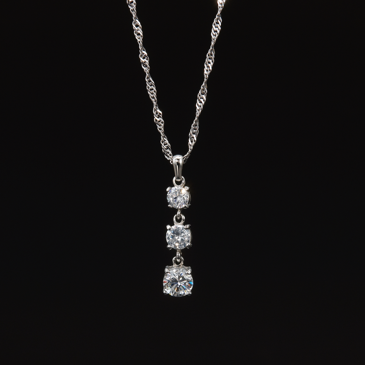 【煌き磁気ネックレス】スリーストーン縦型