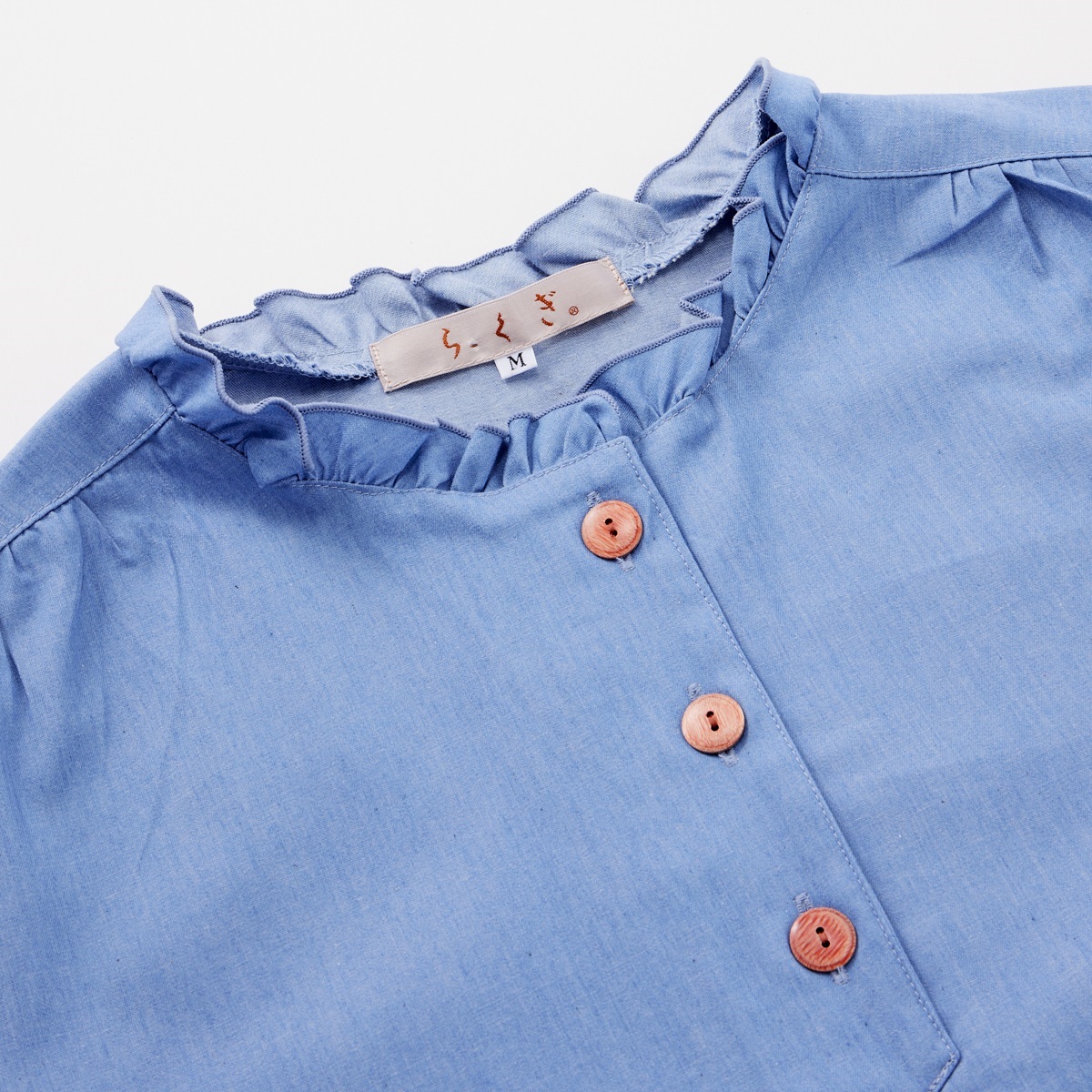 広島産デニムフリル衿ブラウス