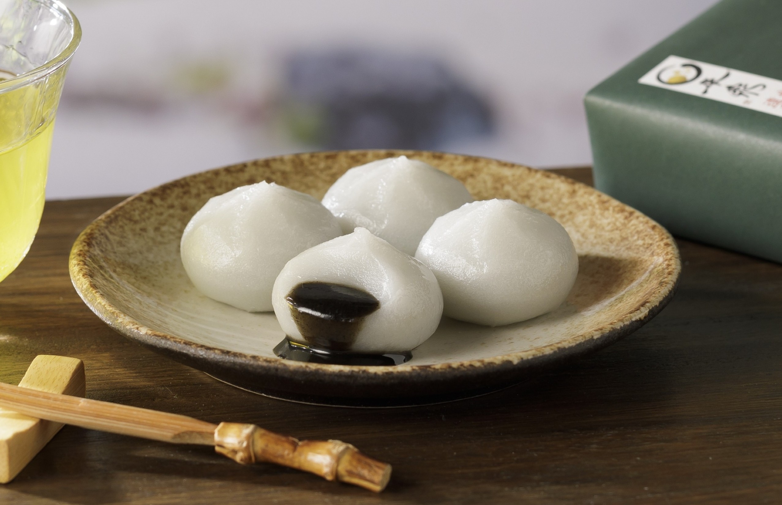 みこま出品 冷凍】ごま摺り団子（8個入り） | かぜとゆきオンラインショップ