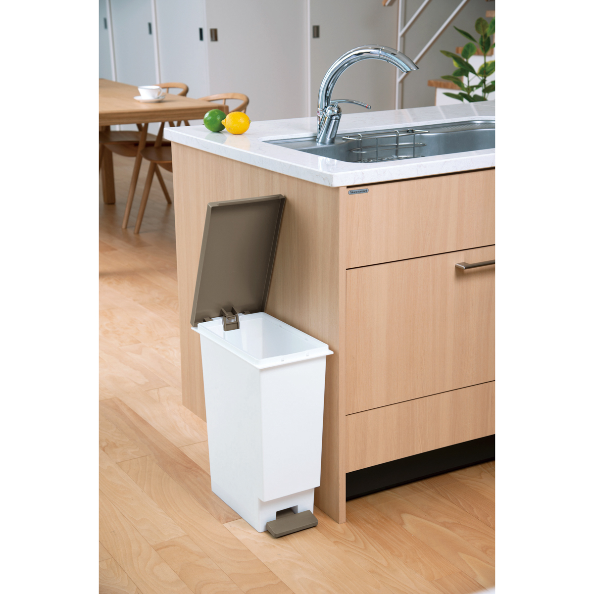 デオキープ消臭スリムペダル２０型　ホワイト