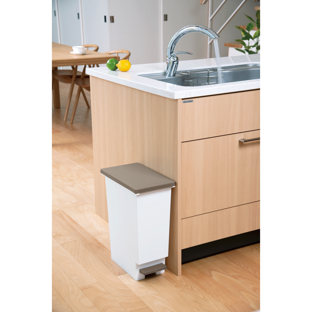 デオキープ消臭スリムペダル２０型　ホワイト