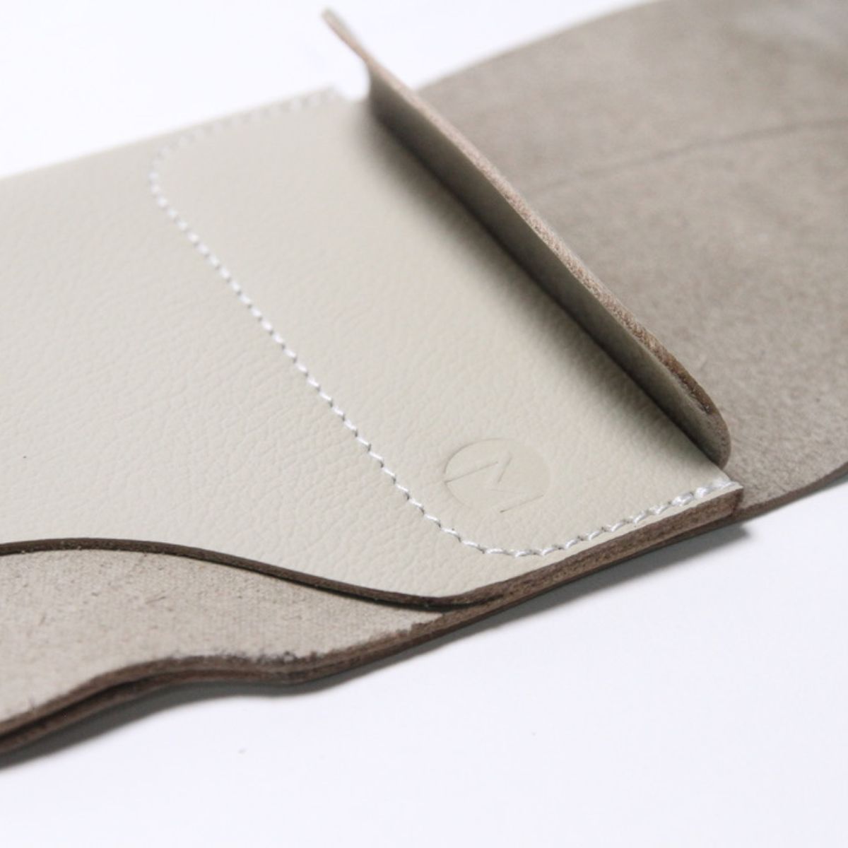 Montage Wallet_Thin Volant leather ver