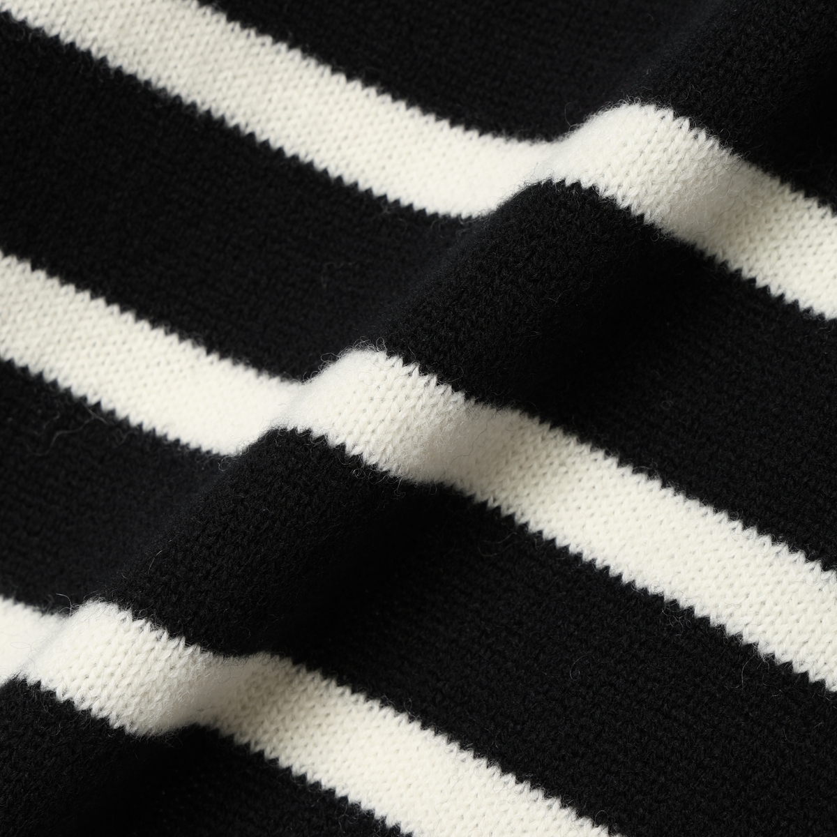 【Gracieuxグラシュー】ボーダーニットプルオーバー(黒×白）