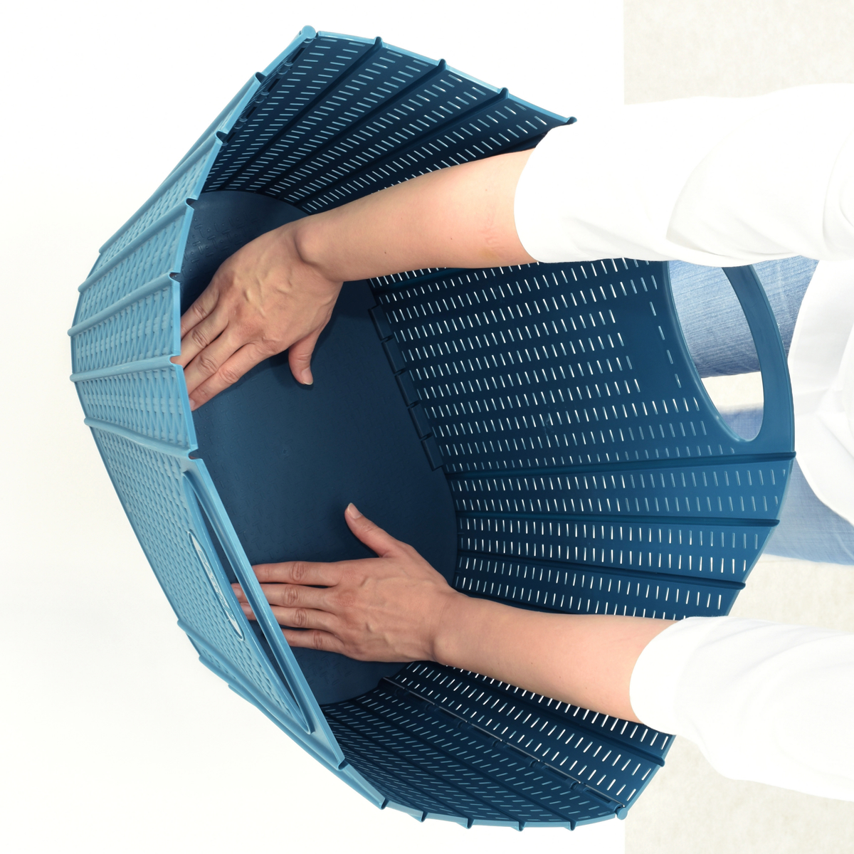 折りたためるランドリーバスケット　38L