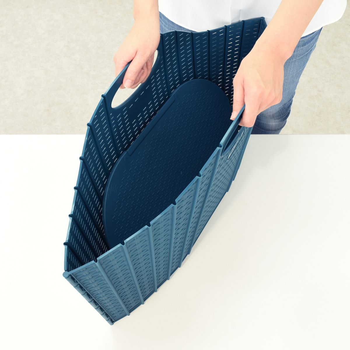 折りたためるランドリーバスケット　38L