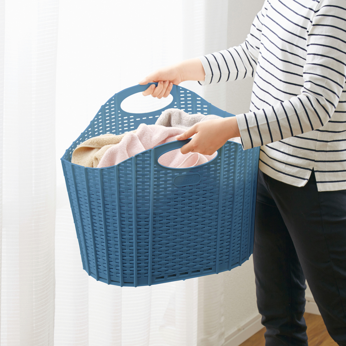 折りたためるランドリーバスケット　38L