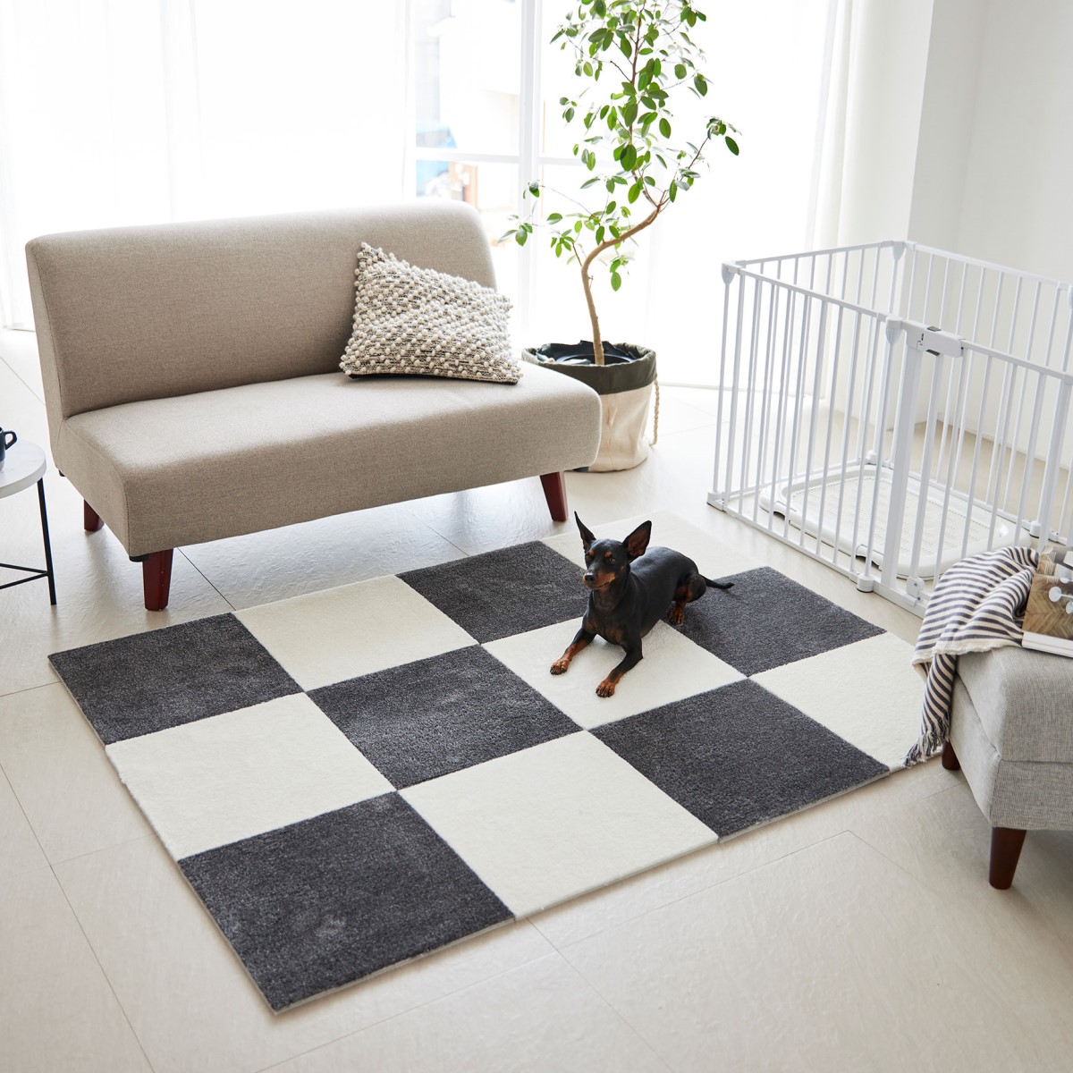 洗える 消臭 タイルカーペット ニーディー 4枚入 アイボリー 40×40cm